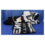 Asst Throw Blankets-Penguins,Steelers
