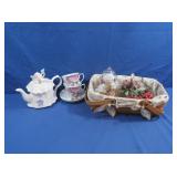 Telefore Tea Pot w/Lid,Decorative