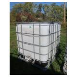 250 Gallon Water Tank In Cage