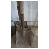 4 Long Handle Square Shovels