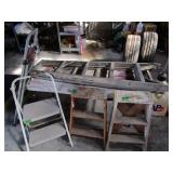 4 sm. Ladders&sm Table