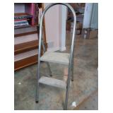 Folding 2-Step Ladder