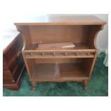 Sm Wood Bookshelf w/Legs 24x10x29"