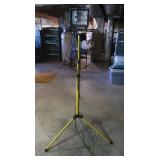 Work Light Telescoping Needs Bulb