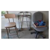Wheeled Swivel Office Chair,Walker,Chair,Dog