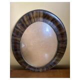 Oval frame w/ bowed glass approx 25"x19"