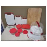Kitchen lot of Pyrex bowls with lids, cutting