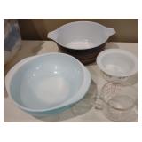 3 Pyrex bowls, measuring cup