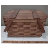 Wicker picnic basket