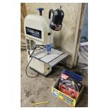 Delta band saw with extra blades