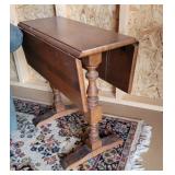 Drop leaf maple side table - missing one of the