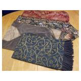 Table runners (Need cleaning)