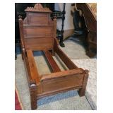 Dial size high oak bed with mattress quilt and