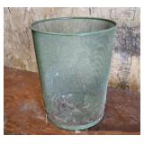 Wire trash can