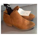 Brand-new/tags size 8 tt core ankle cognac