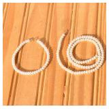Freshwater Pearl Necklace & Bracelet Set. 10K