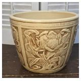 Weller ivory pottery pot - pretty