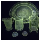 6 pcs glow green glass (all has flaws) - Glows