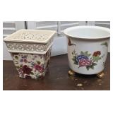 2 Pretty Flower Pots