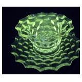 Glows green bowl with under tray - Glows under UV