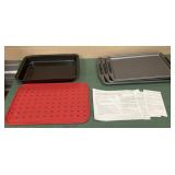 New Cookï¿½s  Essentials 3 pk cookie sheets &