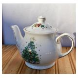 Sadler Christmas Eve Teapot