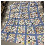 Gorgeous Yoyo quilt approx. 85x80