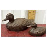 2 Small Duck Figures