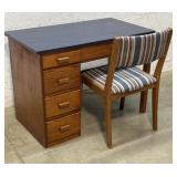 5 Drawer Knee Hole Desk w/Chair 40/23/29