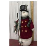 Snow man figures decor.