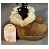 Brand new/tags size 6 win shearling Chestnut