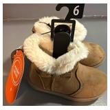 Brand new/tags size 6 Shearling chestnut boots