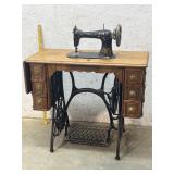 Singer 6 Drawer Sewing Machine