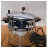 Vintage Popcorn Popper. Does heat up when plugged