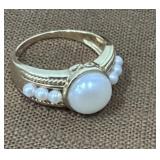 14k Gold Ring W, Pearls?-size 9
