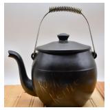 McCoy Kookie Kettle Cookie Jar. Vintage 1960