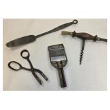 4 primitive kitchen gadgets - Pineapple corner,