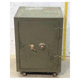 Floor Safe 18/17/26 w/ combination