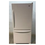 Amana Refrigerator / Freezer -works 30/30/66 pick