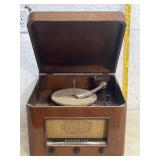 Montgomery War Air Wave Radio/Record Player-