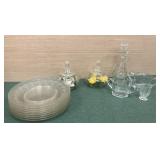Lot of glassware - 8 plates, decanter, 2 cups,