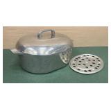 NICE!! Wagner Ware Magnalite cast aluminum oval