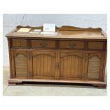 Magnavox Radio/ Record Player 52/20/28 - works