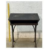 School Desk 24/15/27