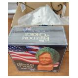 Wall hanging plate holder, Hillary Clinton chia,