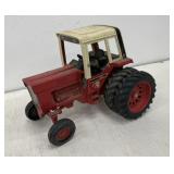 vintage Ertl 1/16 scale International Harvester