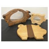 Pig cutting board & 2 pig banks (one has cracks