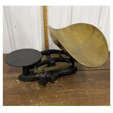 Fairbanks Cast iron scales w/brass scoop pan