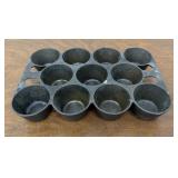 Griswold Cast iron muffin pan - solid / needs to