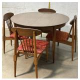 Mid- Century Table w/4 Chairs 44/30